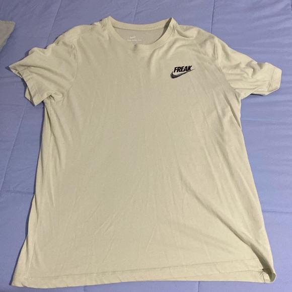 Nike Other - Nike tshirt L